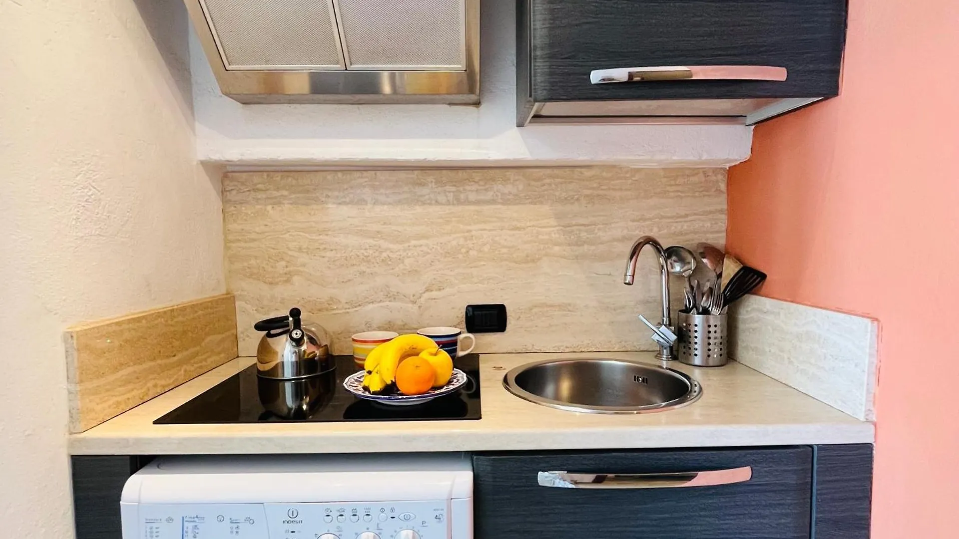 Lo Scoglio Apartment Varigotti 0*,  Italia